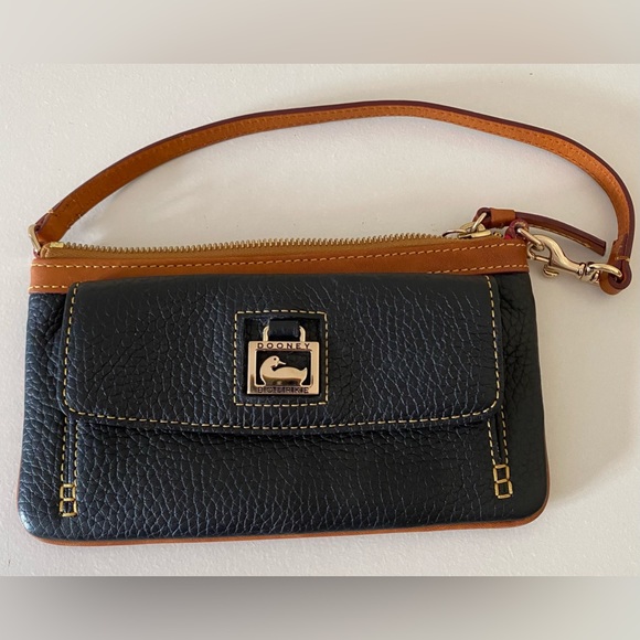 Dooney & Bourke Dillen II Pebbled Leather Wristlet / Clutch Excellent Condition - Picture 2 of 13